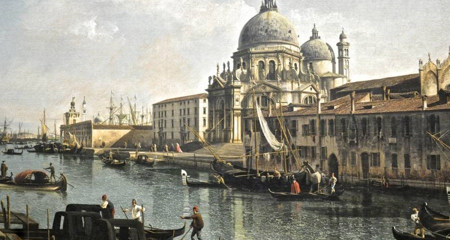 Red capped gondolier 0690