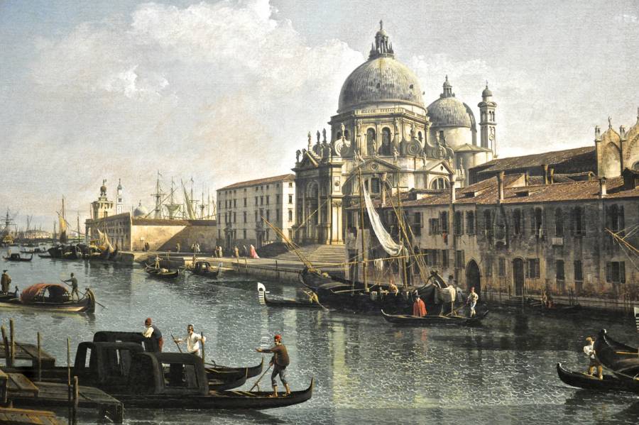 Red capped gondolier 0690